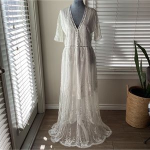 Ivory V-neck Elegant Lace Maxi Dress Size 2XL